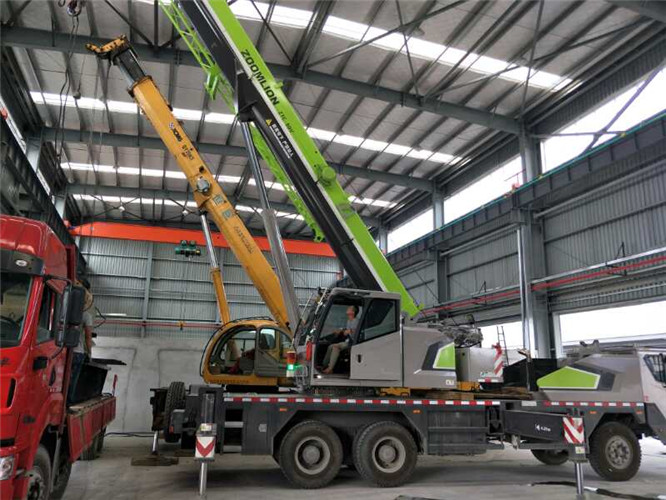 余庆县高空车出租需要注意哪些安全事项？